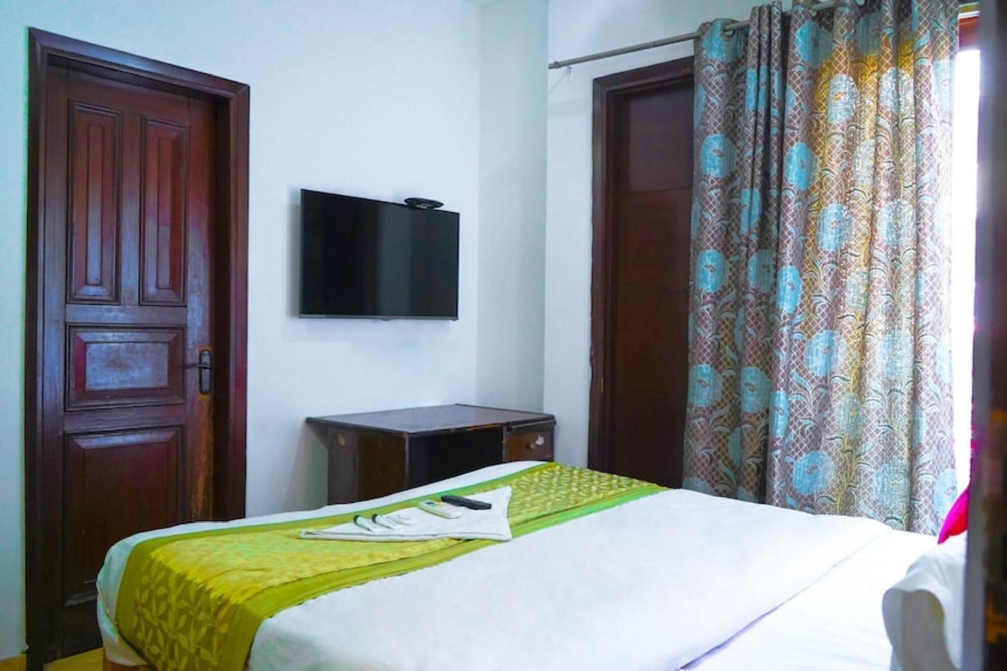 Deluxe Rooms In Jangpura Nuova Delhi Esterno foto