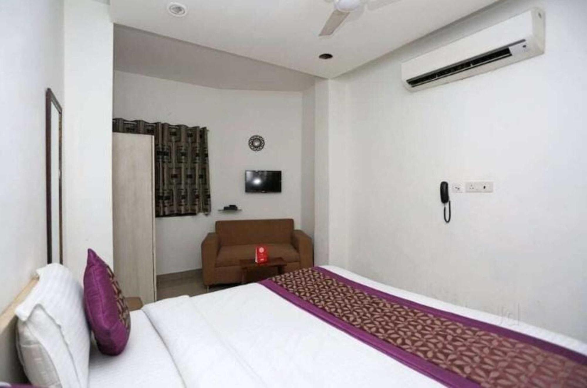 Deluxe Rooms In Jangpura Nuova Delhi Esterno foto