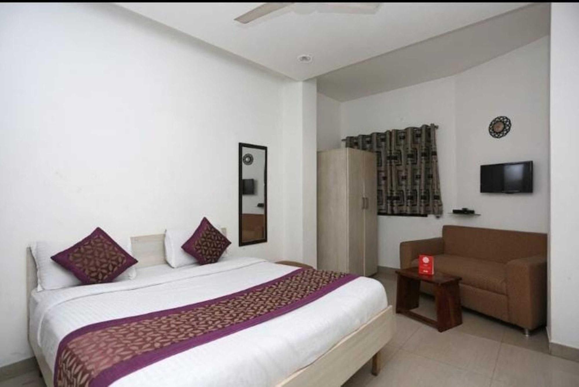Deluxe Rooms In Jangpura Nuova Delhi Esterno foto