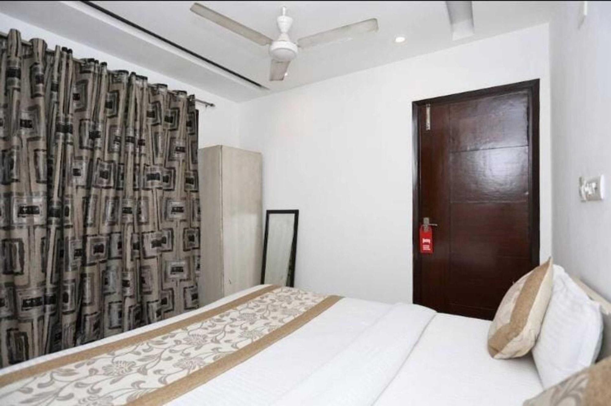 Deluxe Rooms In Jangpura Nuova Delhi Esterno foto