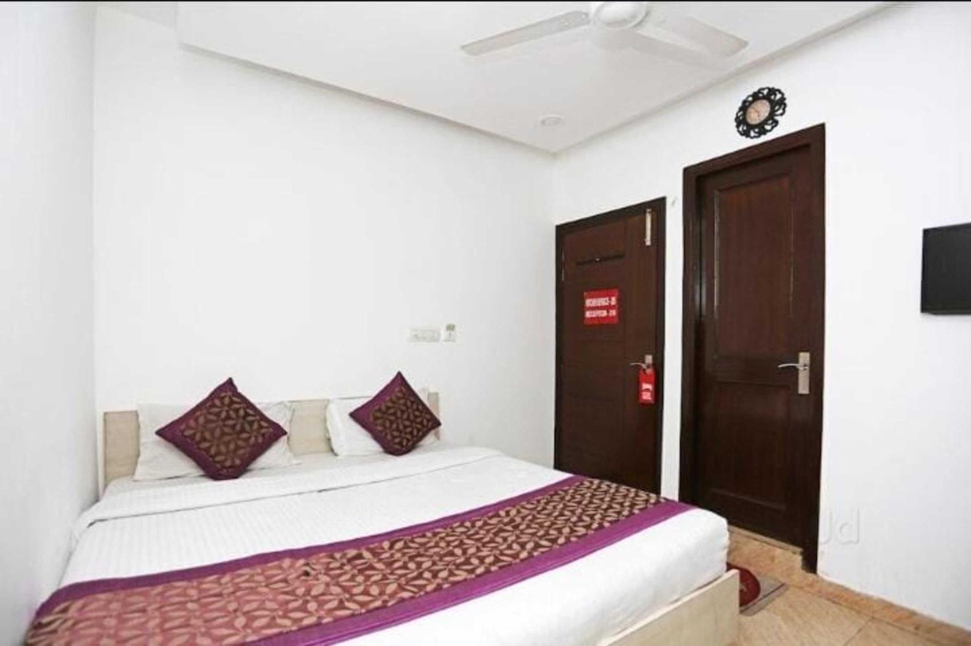 Deluxe Rooms In Jangpura Nuova Delhi Esterno foto