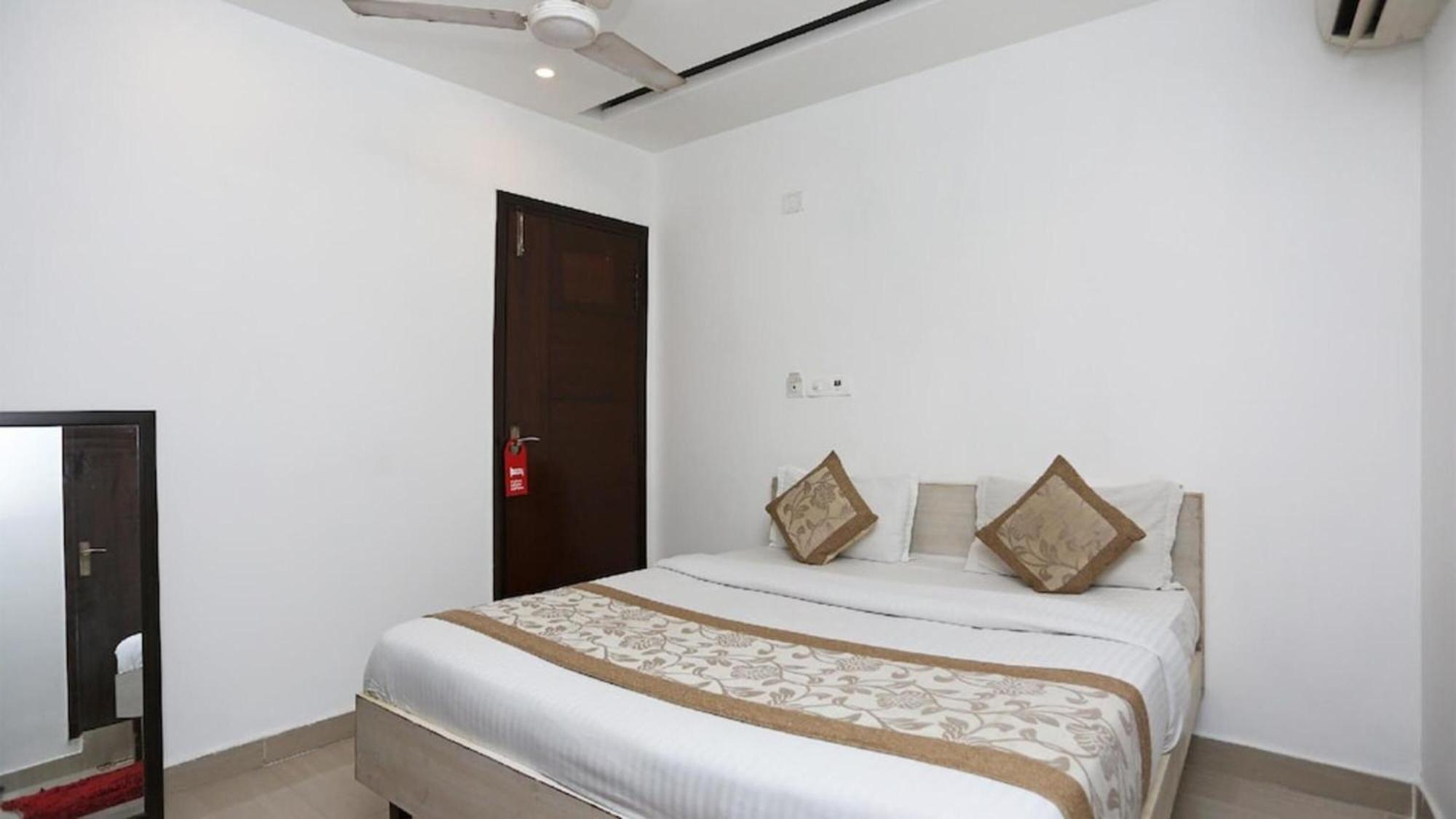Deluxe Rooms In Jangpura Nuova Delhi Esterno foto