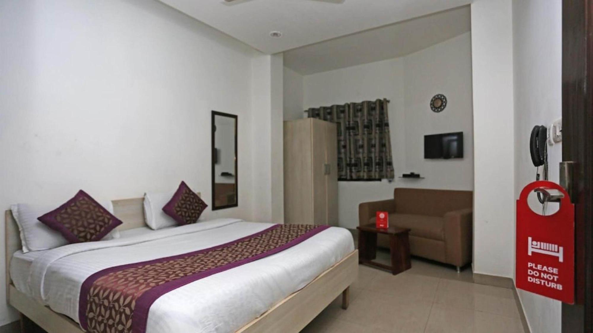 Deluxe Rooms In Jangpura Nuova Delhi Esterno foto